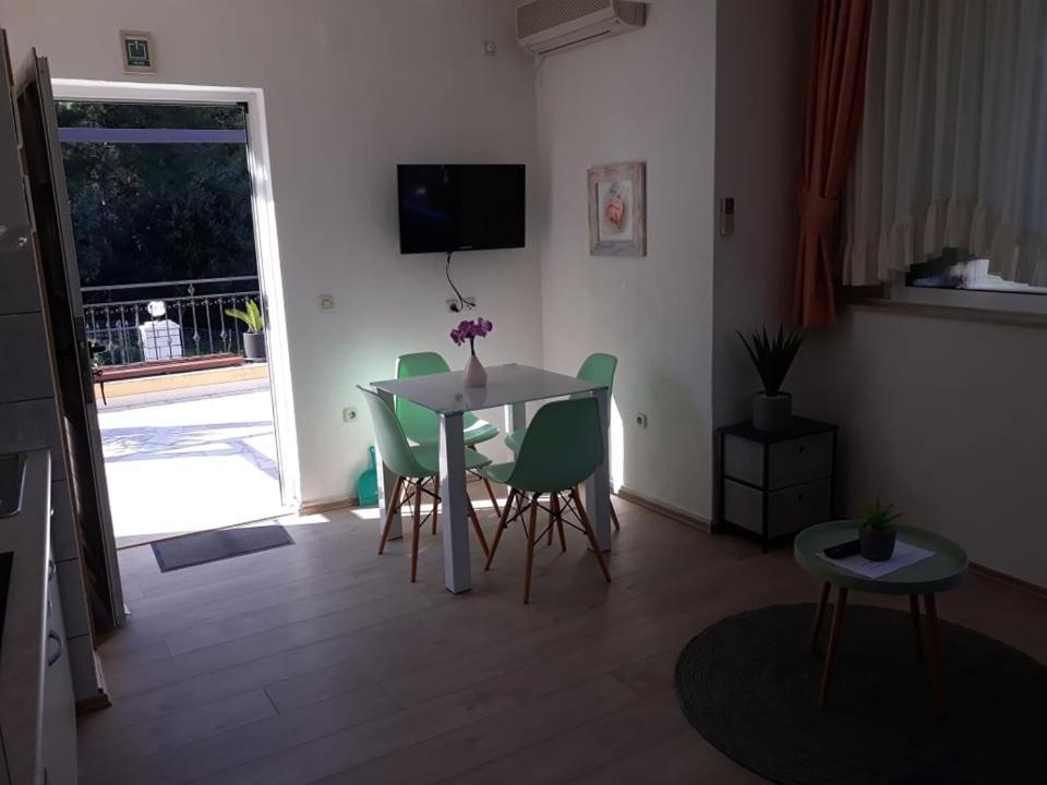 Apartments Viki Trogir Eksteriør billede