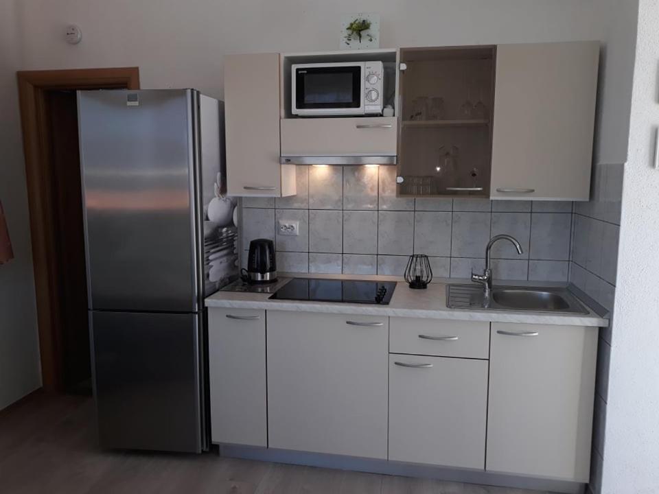 Apartments Viki Trogir Eksteriør billede