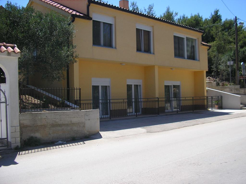 Apartments Viki Trogir Eksteriør billede