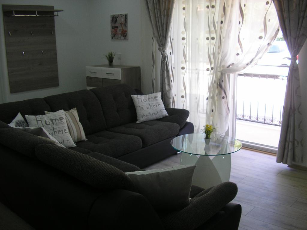 Apartments Viki Trogir Eksteriør billede