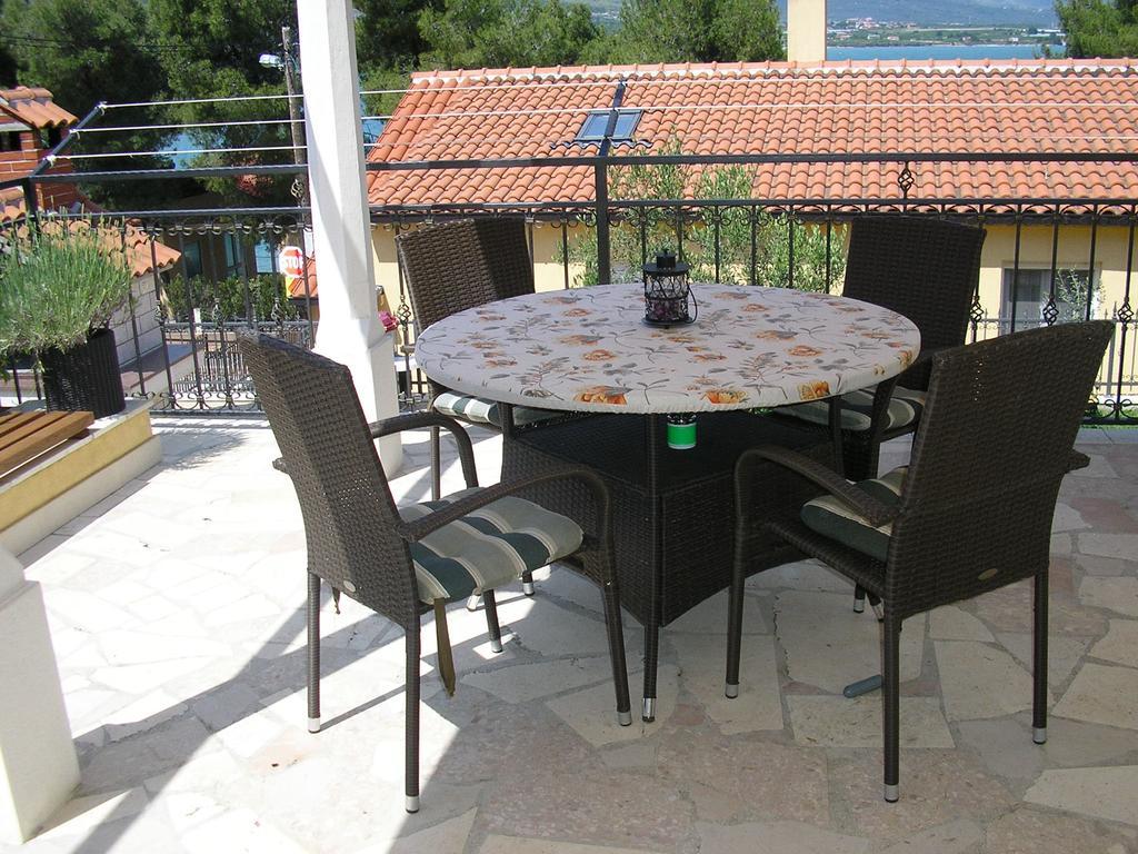 Apartments Viki Trogir Eksteriør billede