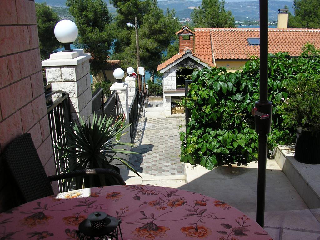 Apartments Viki Trogir Eksteriør billede