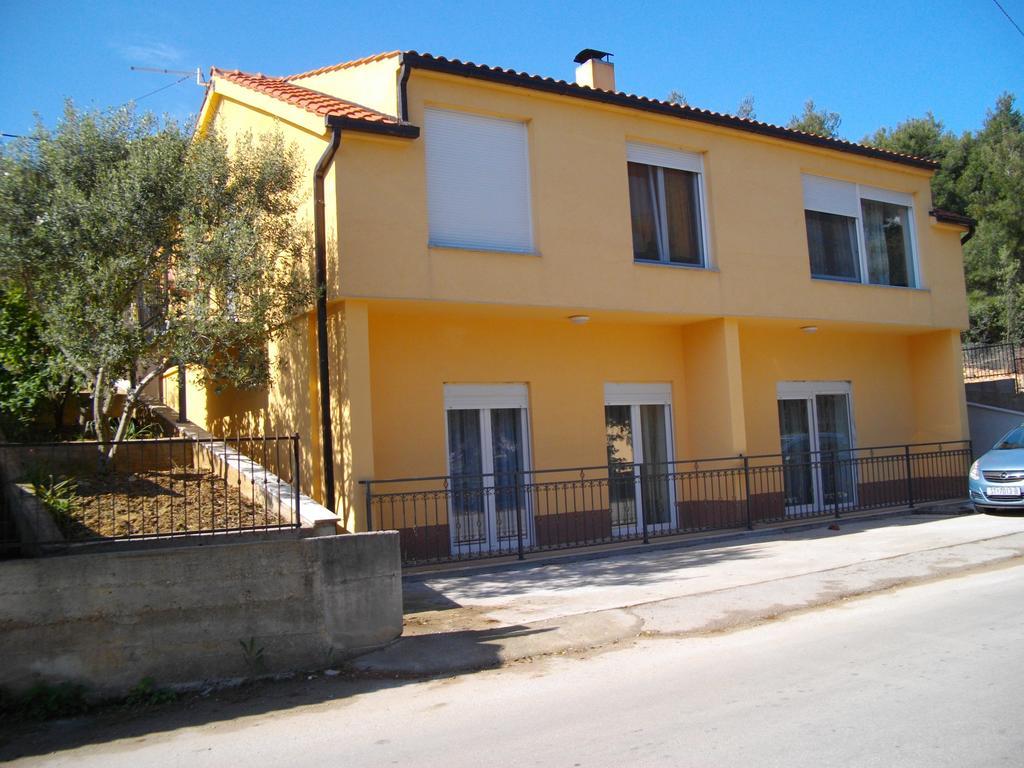 Apartments Viki Trogir Eksteriør billede