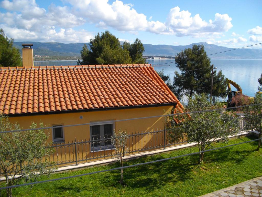 Apartments Viki Trogir Eksteriør billede