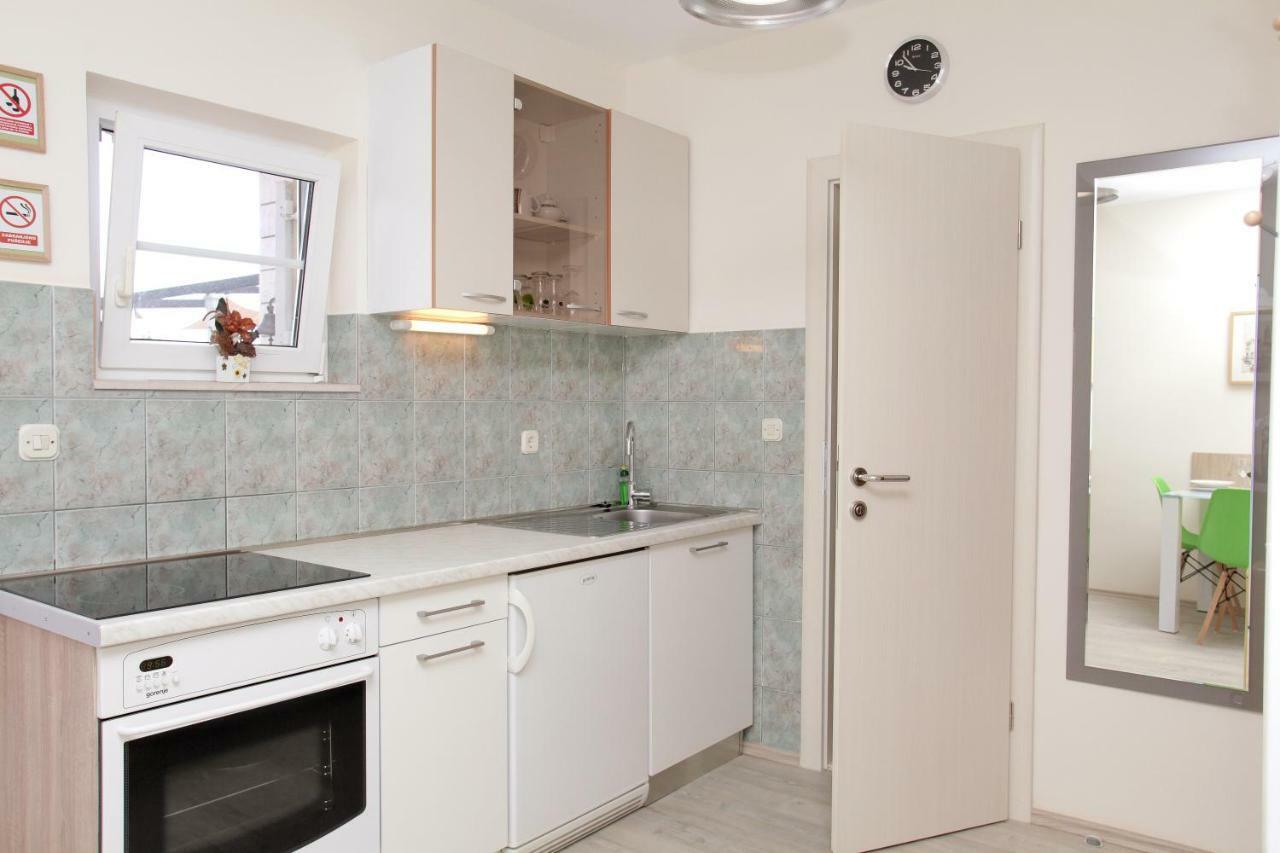 Apartments Viki Trogir Eksteriør billede
