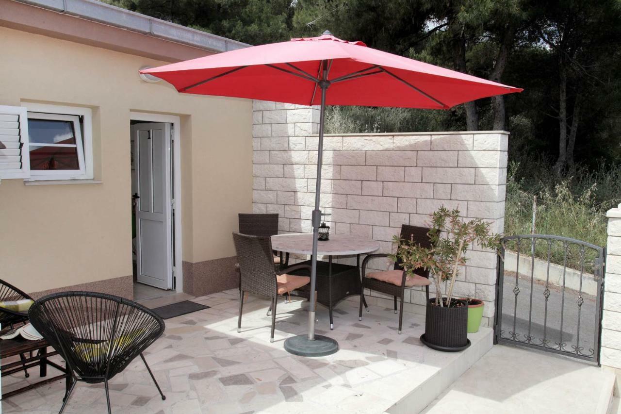 Apartments Viki Trogir Eksteriør billede