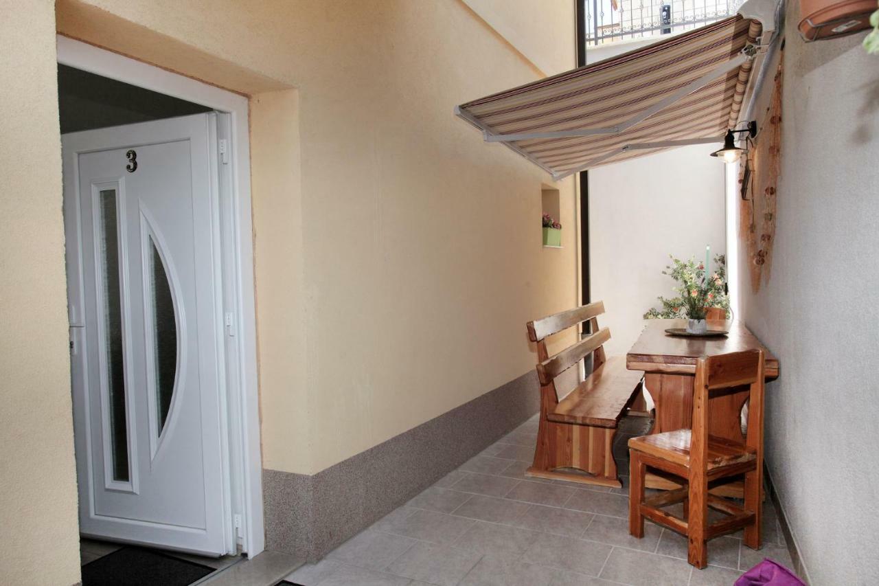 Apartments Viki Trogir Eksteriør billede